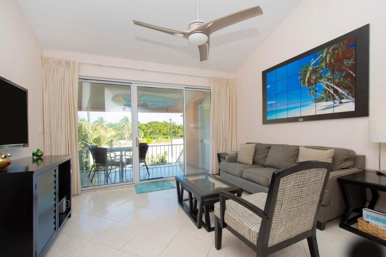 Beach Living At Island Pine Villas Blaw Джорджтаун Екстер'єр фото